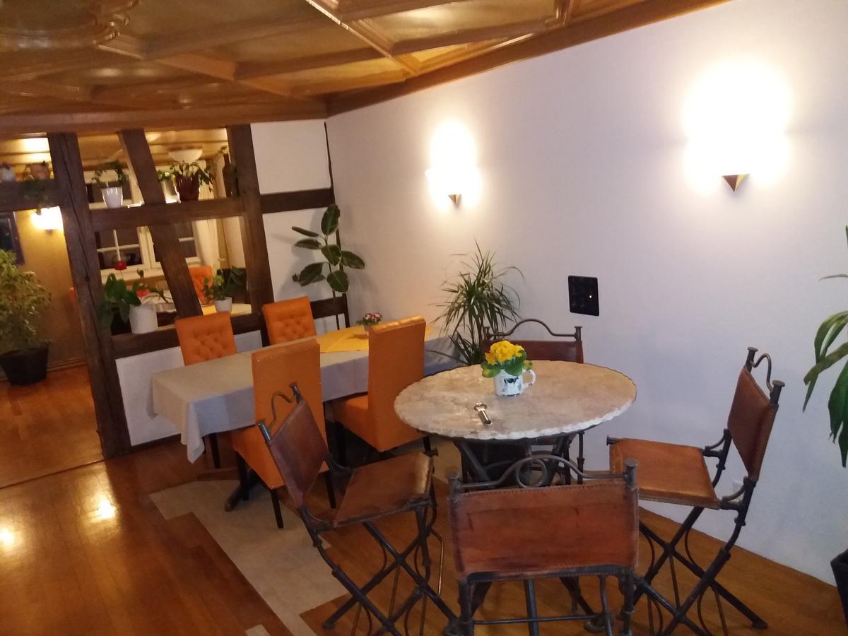 Hotel Garni Frohsinn Uttwil エクステリア 写真